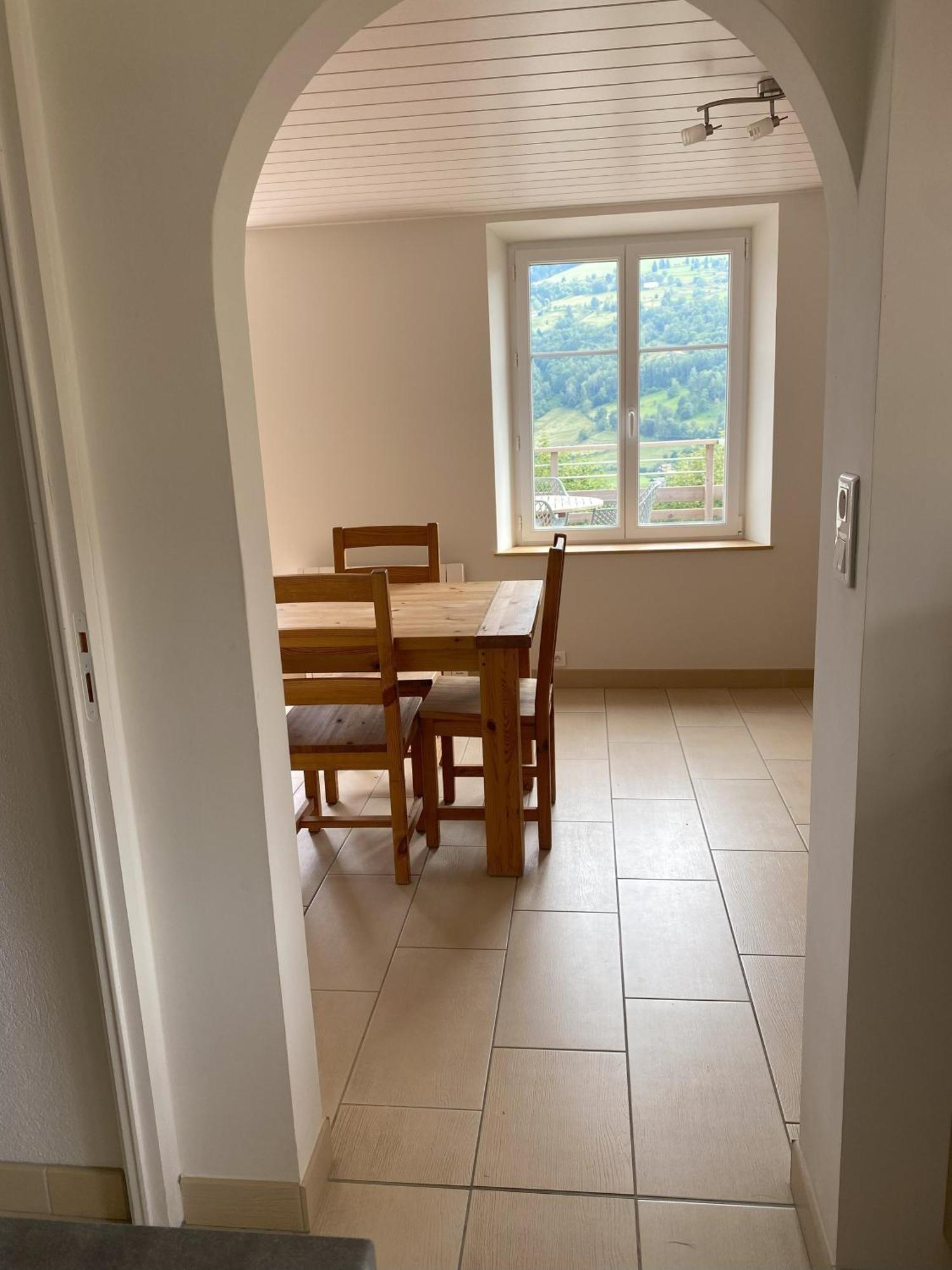 La Maison Rose - *